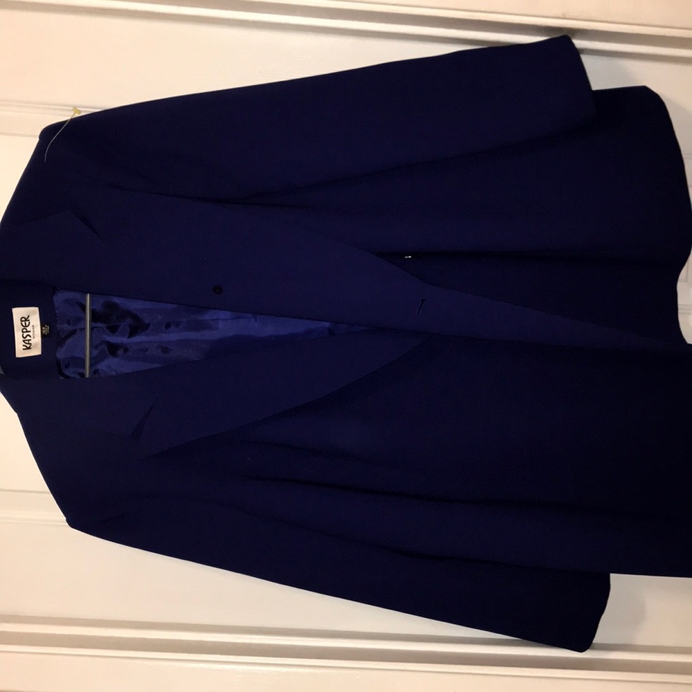 Women’s navy blue blazer